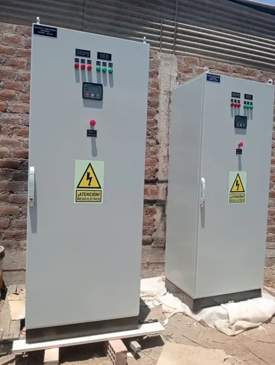 Galería de Fabricación de Tableros de Transferencia Automática de 800 A y 1250 A para Infraestructura Aeroportuaria