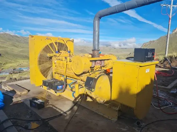 Galería de Puesta en Marcha de Grupo Electrógeno Caterpillar 3512B para Operación Minera en Altura